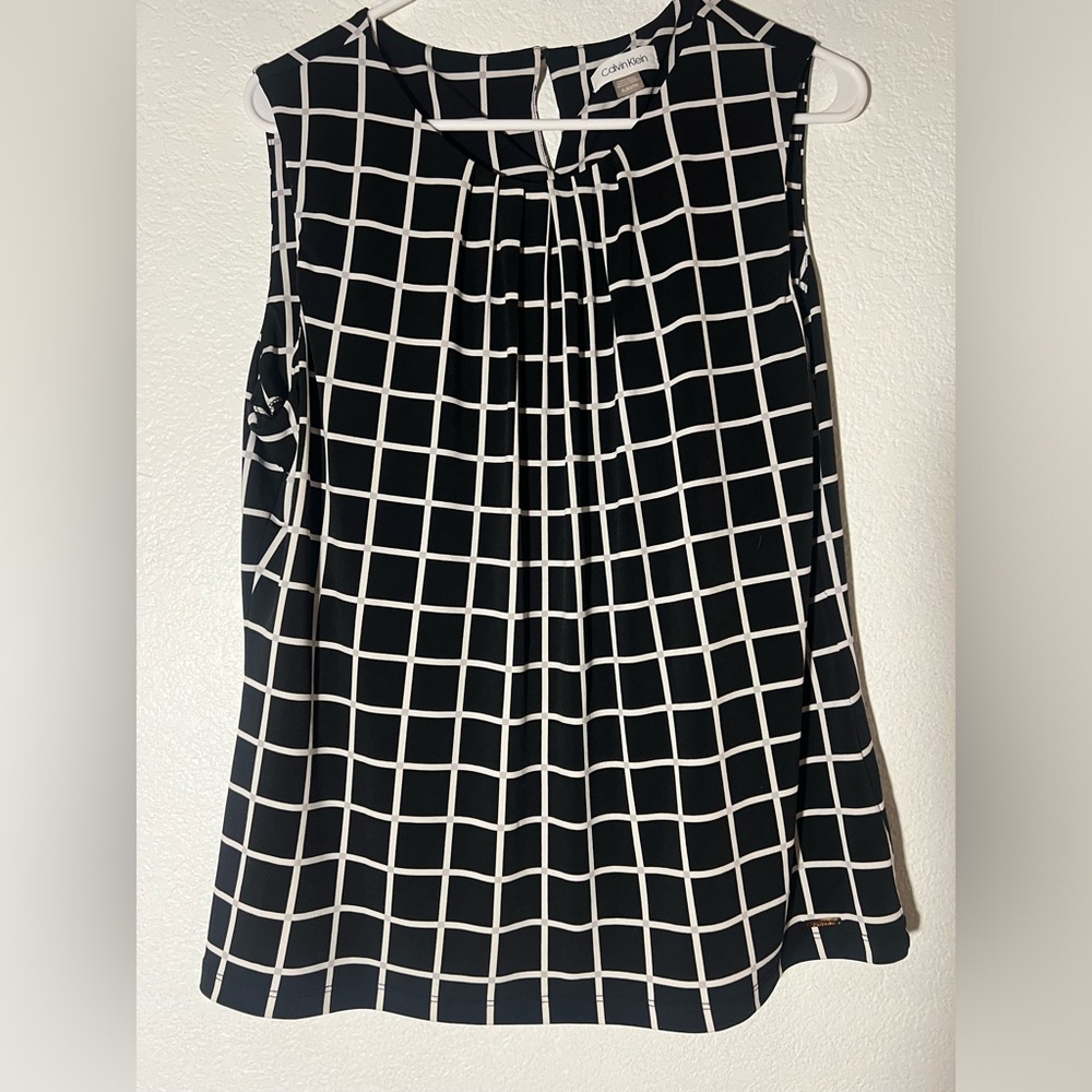 Calvin Klein Black and White Top - XL
